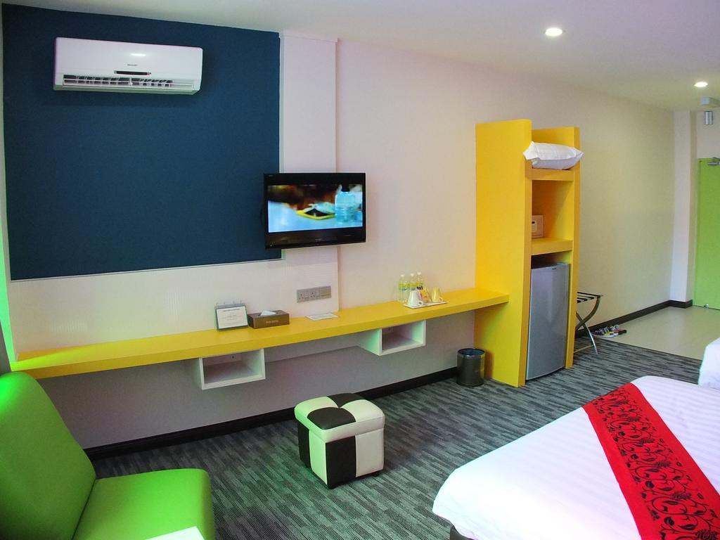 Baguss Hotel And Serviced Apartment Johor Bahru Exterior photo
