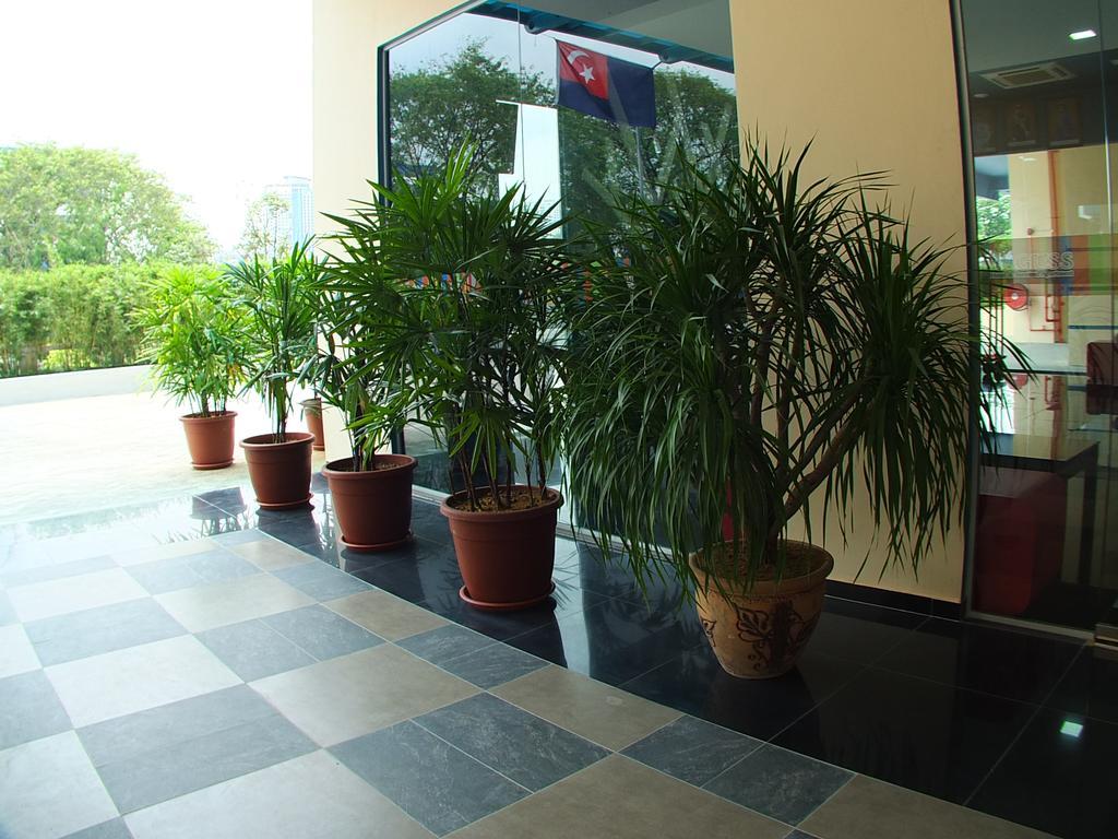 Baguss Hotel And Serviced Apartment Johor Bahru Exterior photo