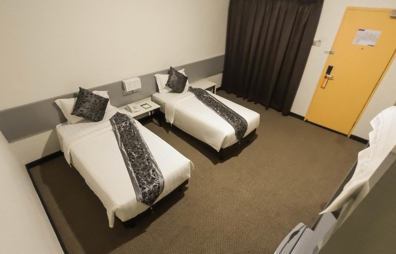Baguss Hotel And Serviced Apartment Johor Bahru Exterior photo
