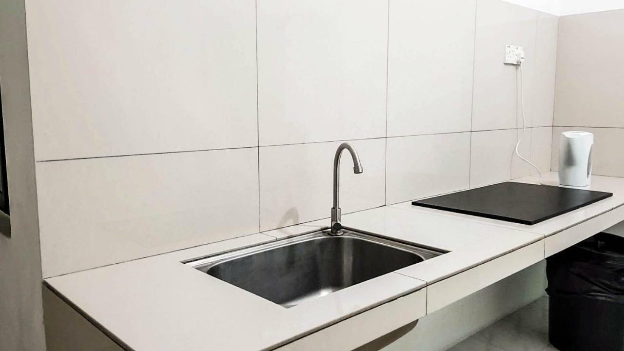 Baguss Hotel And Serviced Apartment Johor Bahru Exterior photo